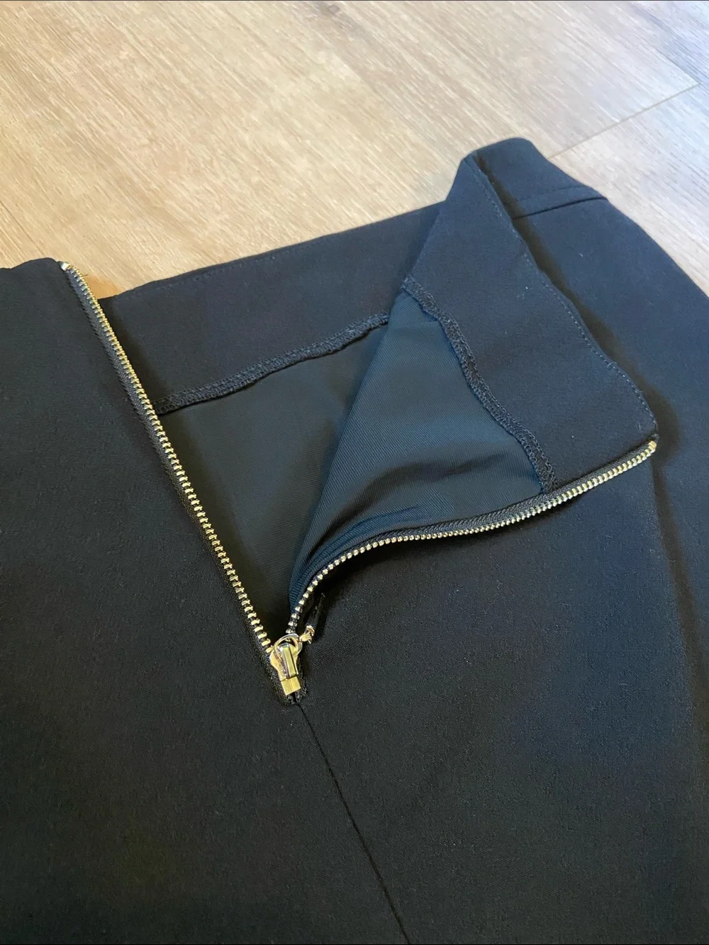 White House Black Market Classic Black Pencil Skirt Size 10 Minimalist Corporate